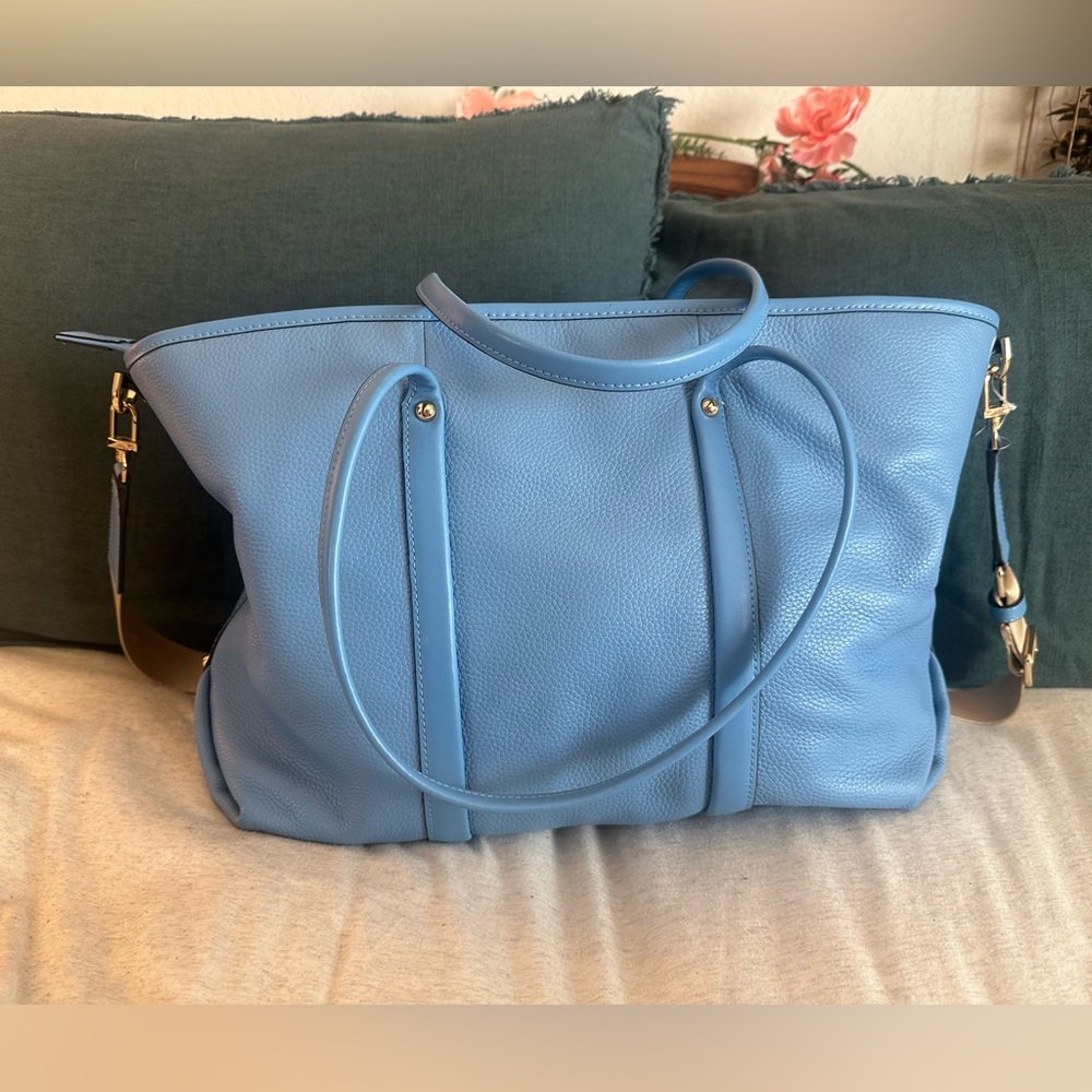 Michael Kors Sky Blue Tote with Gold Accents - Picture 4 of 8